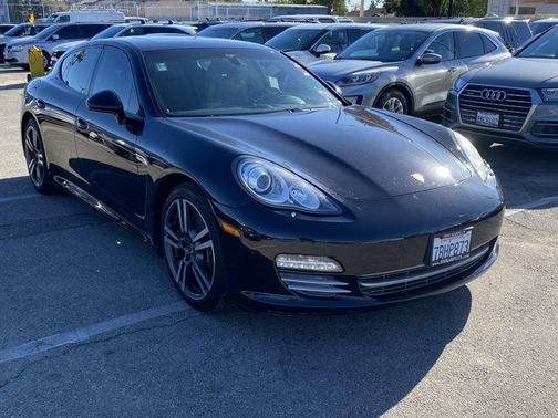 2013 Porsche Panamera 4 Platinum Edition