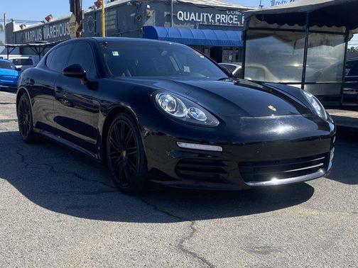 2016 Porsche Panamera 4