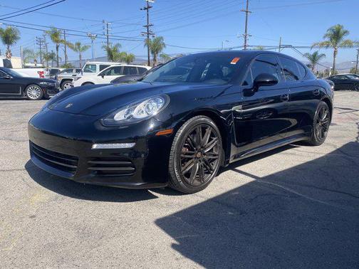 2016 Porsche Panamera 4