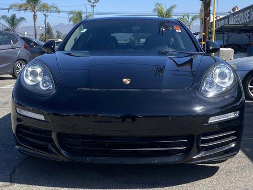 2016 Porsche Panamera 4