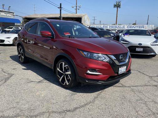 Scarlet Ember Pearl Metallic 2022 Nissan Rogue Sport SL