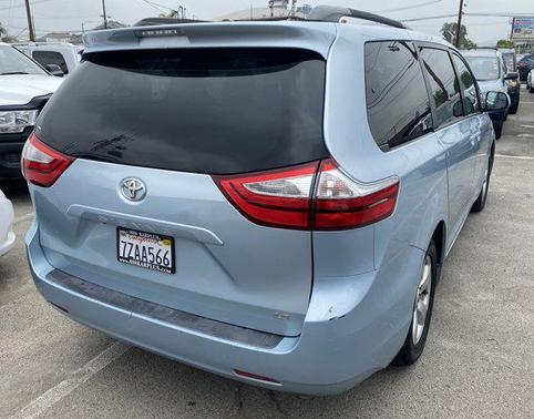 2017 Toyota Sienna LE