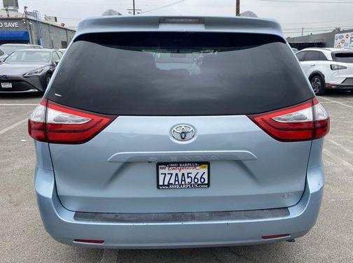 2017 Toyota Sienna LE