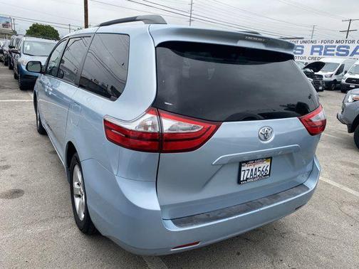 2017 Toyota Sienna LE