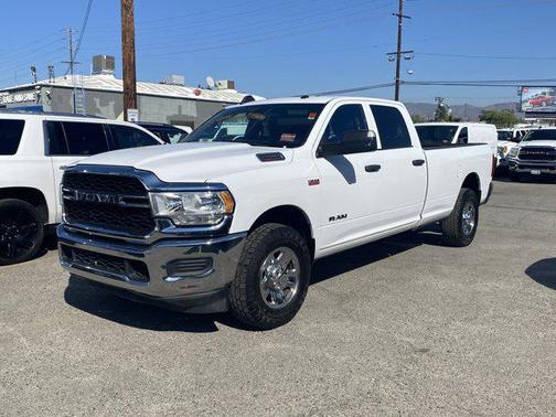 2022 RAM 2500 Tradesman Crew Cab 4x2 8' Box