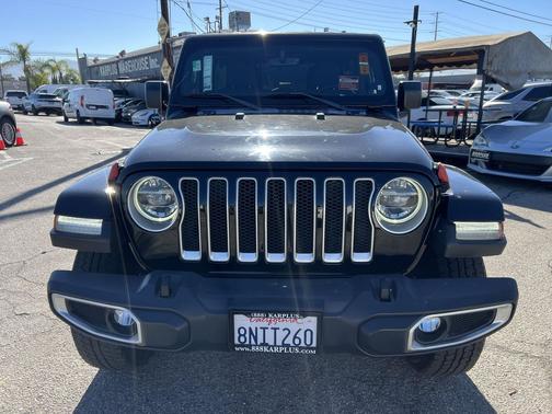 Black Clearcoat 2019 Jeep Wrangler Unlimited Sahara