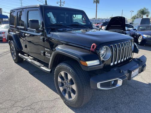Black Clearcoat 2019 Jeep Wrangler Unlimited Sahara