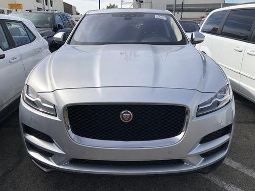 2017 Jaguar F-PACE 35t Prestige