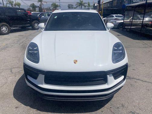 2022 Porsche Macan AWD