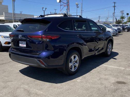 2022 Toyota Highlander LE
