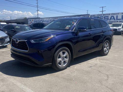 2022 Toyota Highlander LE