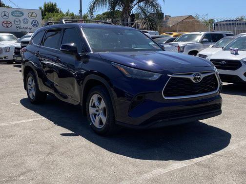 2022 Toyota Highlander LE