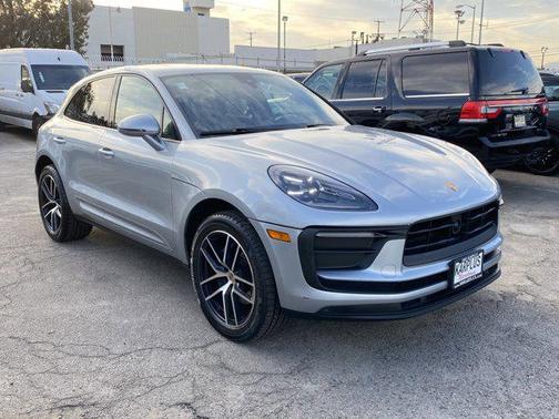 2023 Porsche Macan AWD