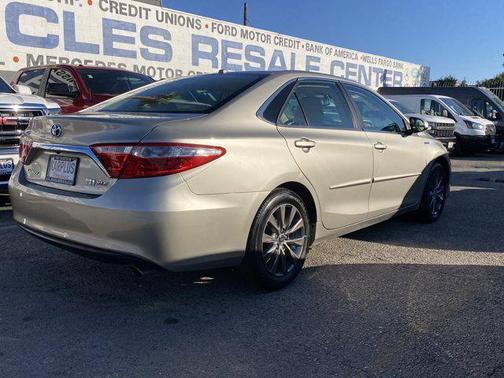 2017 Toyota Camry Hybrid XLE