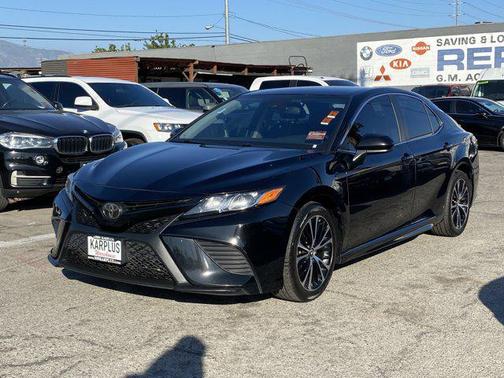 2020 Toyota Camry SE