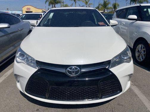 2016 Toyota Camry SE w/Special Edition Pkg