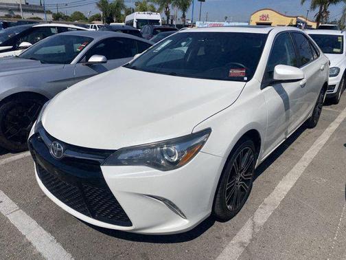 2016 Toyota Camry SE w/Special Edition Pkg