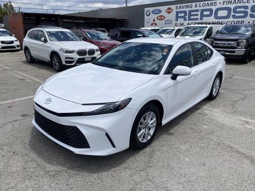 Ice Cap 2025 Toyota Camry LE