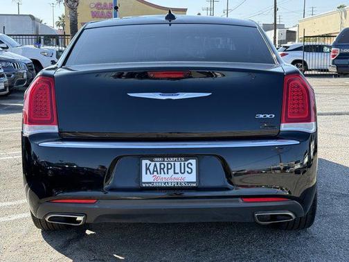 2019 Chrysler 300 Touring
