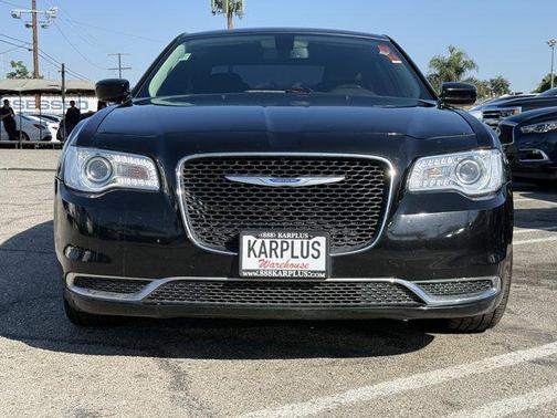 2019 Chrysler 300 Touring