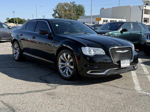 2019 Chrysler 300 Touring