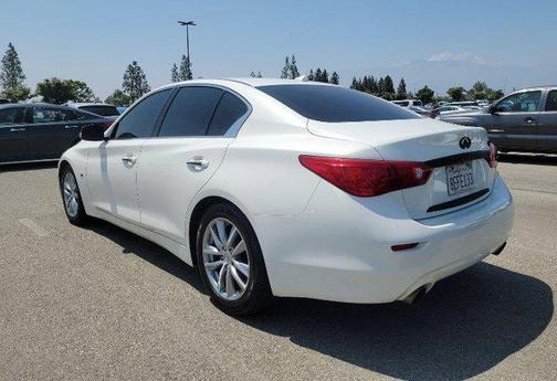2015 INFINITI Q50 Premium