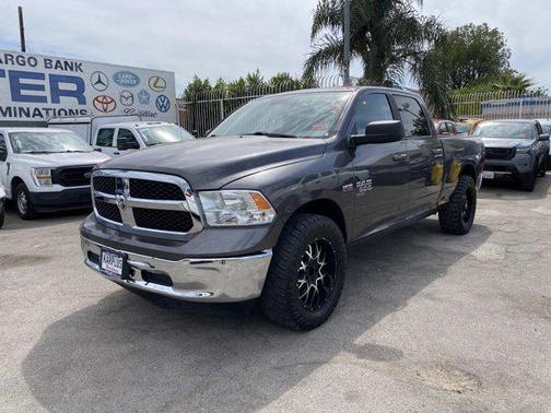 2019 RAM 1500 SLT
