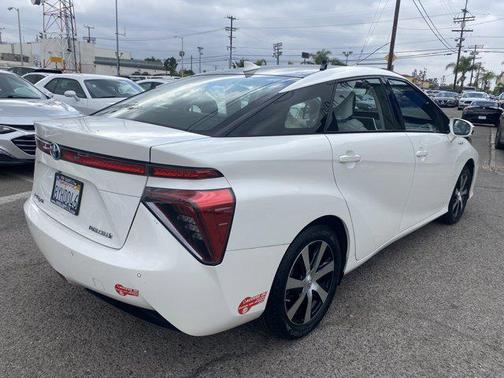 2018 Toyota Mirai Base