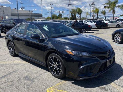 2022 Toyota Camry SE
