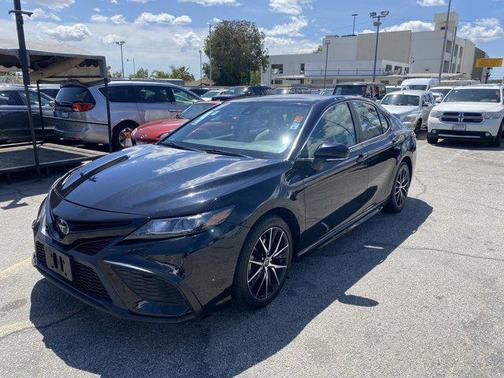 2022 Toyota Camry SE