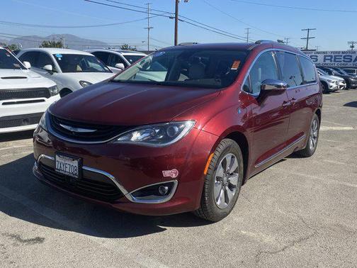 2017 Chrysler Pacifica Hybrid Platinum