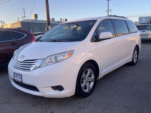 2015 Toyota Sienna LE