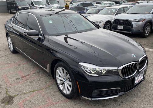 2019 BMW 740 740i