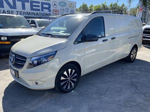 2022 Mercedes-Benz Metris Base