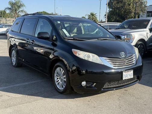 2016 Toyota Sienna XLE