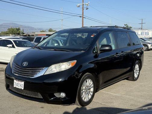 2016 Toyota Sienna XLE