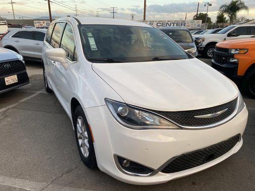 2020 Chrysler Pacifica Touring