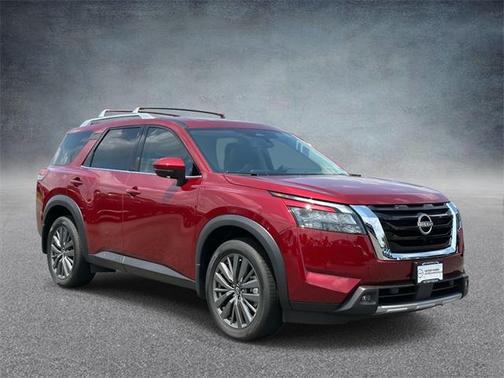 2025 Nissan Pathfinder SL 4WD