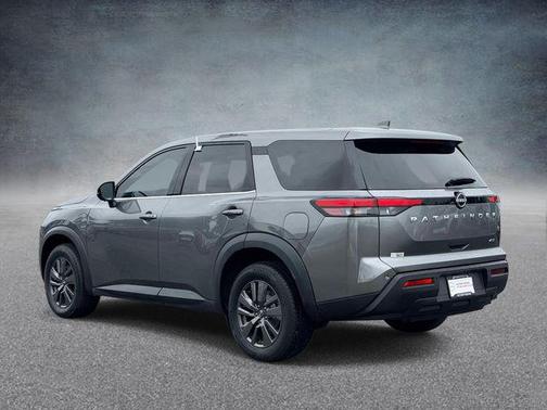 Gun Metallic 2022 Nissan Pathfinder S 4WD