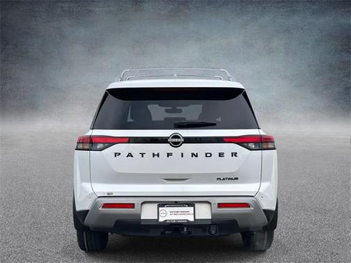 2025 Nissan Pathfinder Platinum FWD