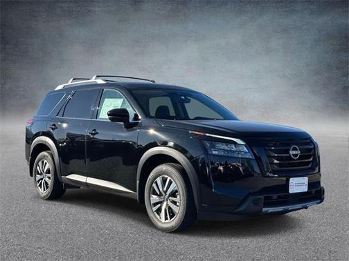 2025 Nissan Pathfinder SL 4WD