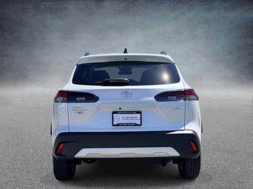 Pearl 2026 Toyota Corolla Cross LE