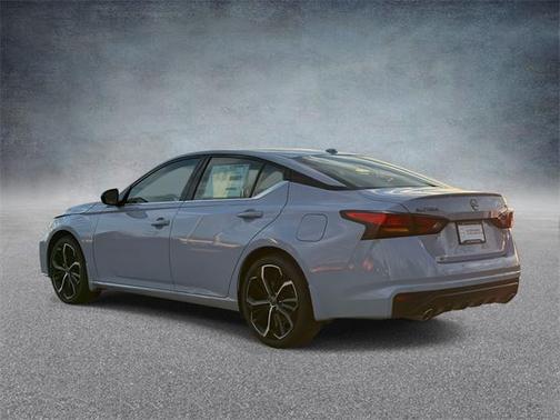 2025 Nissan Altima SR FWD