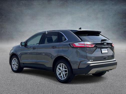 Carbonized Gray Metallic 2024 Ford Edge SEL