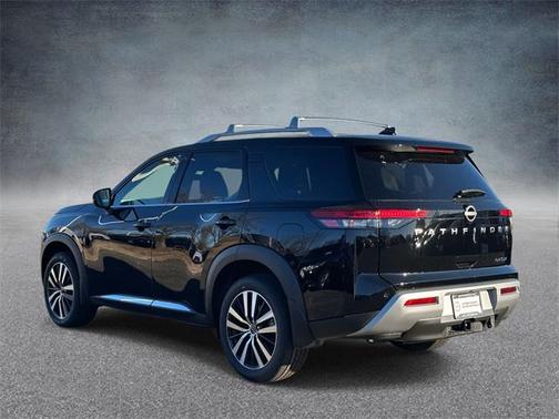 2025 Nissan Pathfinder Platinum FWD