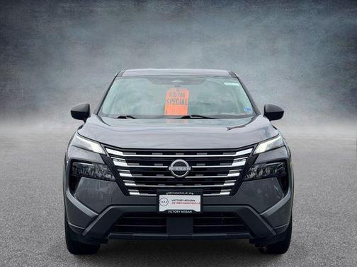 Gun Metallic 2024 Nissan Rogue S