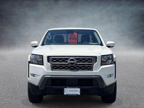 Glacier White 2022 Nissan Frontier SV