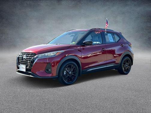 2023 Nissan Kicks SR