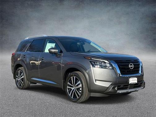 2025 Nissan Pathfinder Platinum 4WD