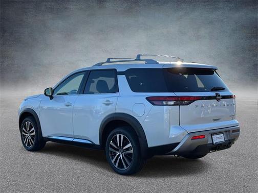 2025 Nissan Pathfinder Platinum 4WD